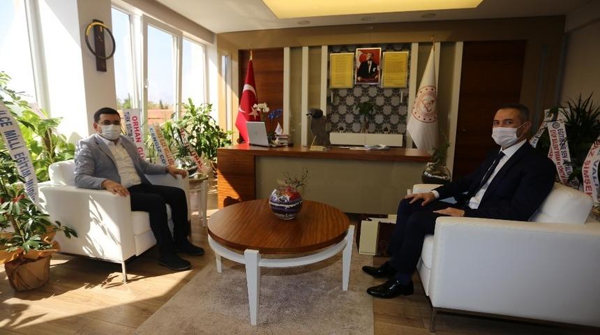 T&uuml;t&uuml;nc&uuml;, &ldquo;Eğitimin emrindeyiz&rdquo;