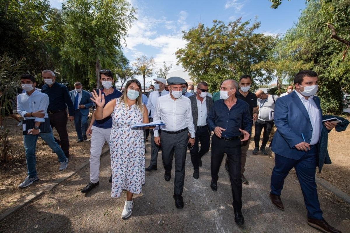Başkan Soyer, Acil &Ccedil;&ouml;z&uuml;m ekipleriyle Buca&rsquo;ydı
