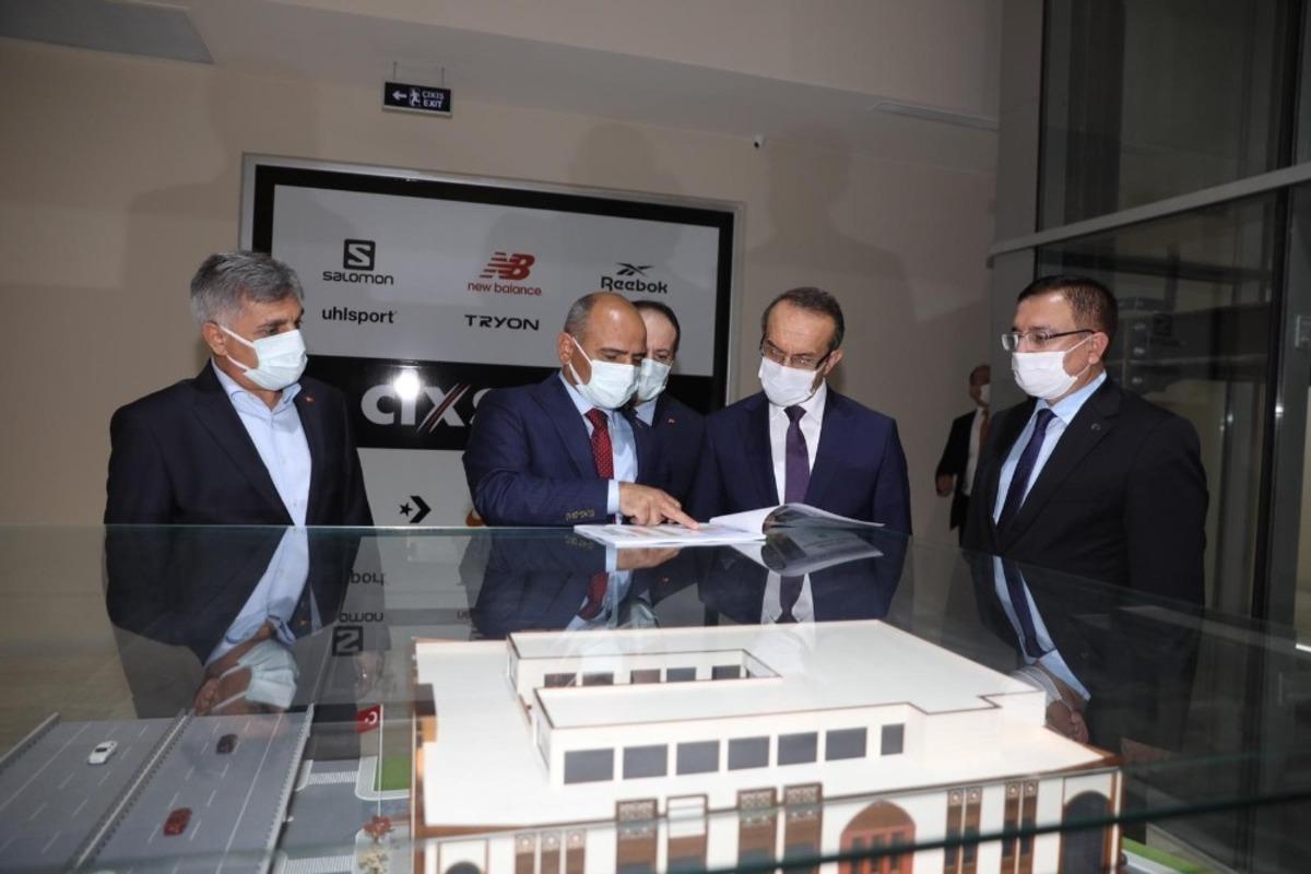 Vali Yavuz&rsquo;dan K&ouml;rfez&rsquo;e &ouml;vg&uuml;