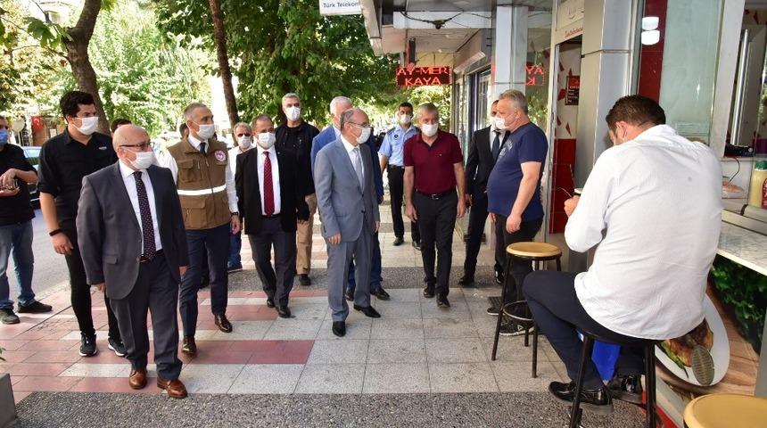 Manisa&rsquo;daki Covid-19 denetiminde 160 kişi ve işletmeye 138 bin 378 TL ceza