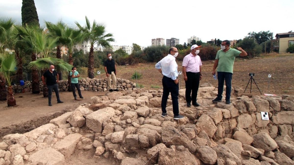 Rekt&ouml;r &Ccedil;amsarı&rsquo;dan Soli Pompeiopolis kazı alanında inceleme