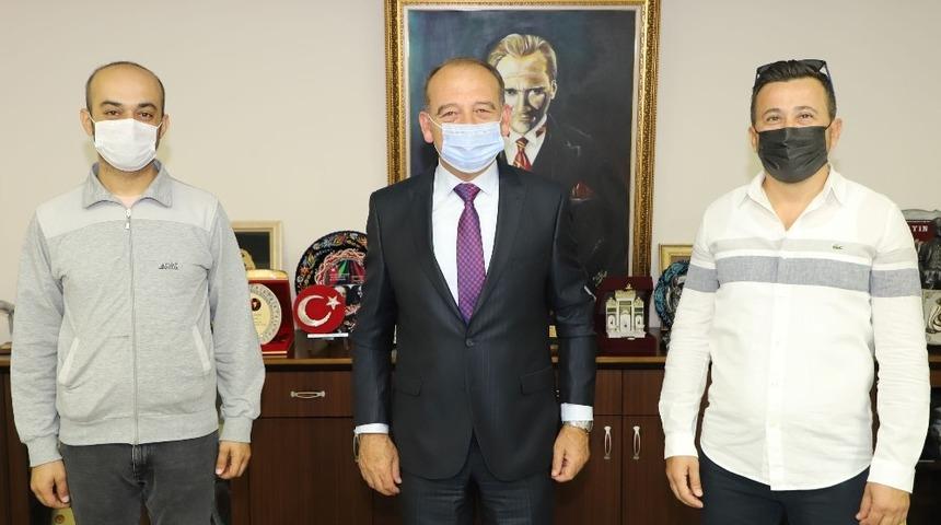 Turgutlu&rsquo;daki iki İnternet kafeden eğitime destek