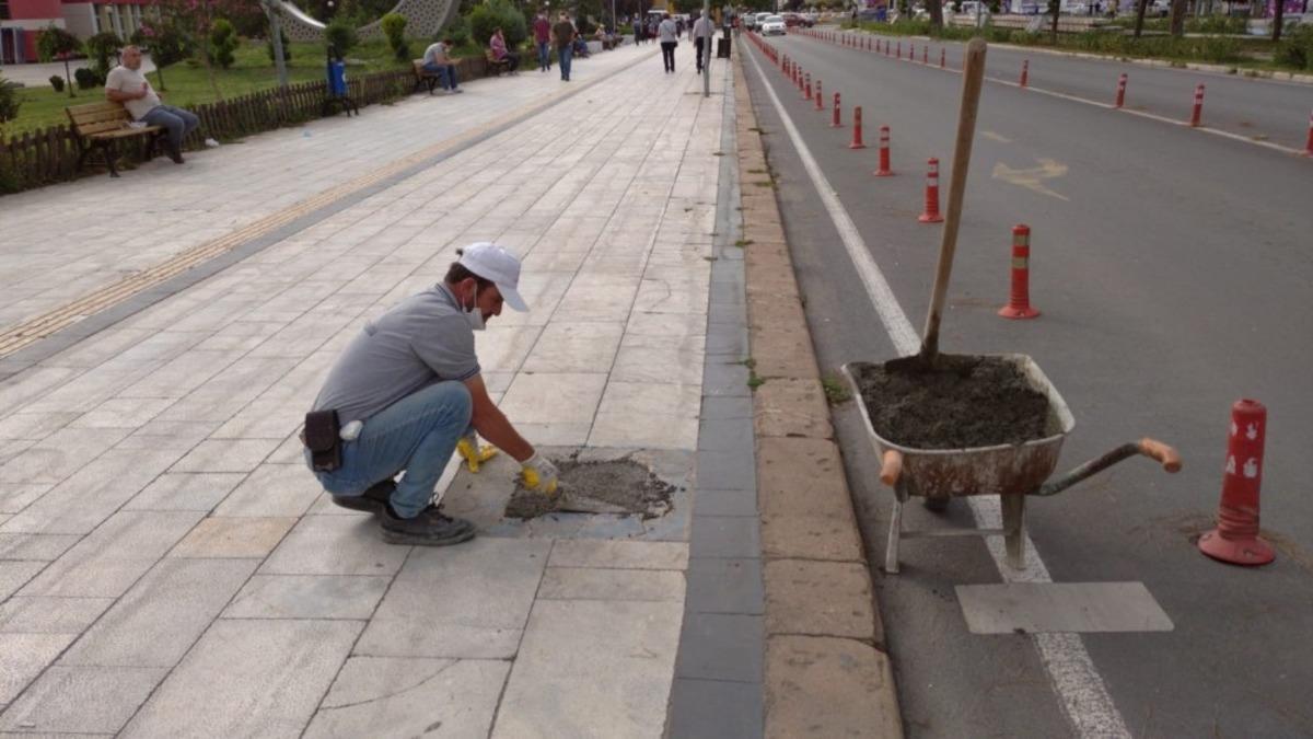 D&uuml;zce&rsquo;de kaldırımlar yenileniyor