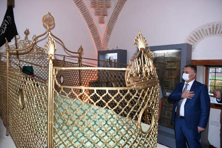 Vali Yazıcı, Abdal Musa Türbesini ziyaret etti G3