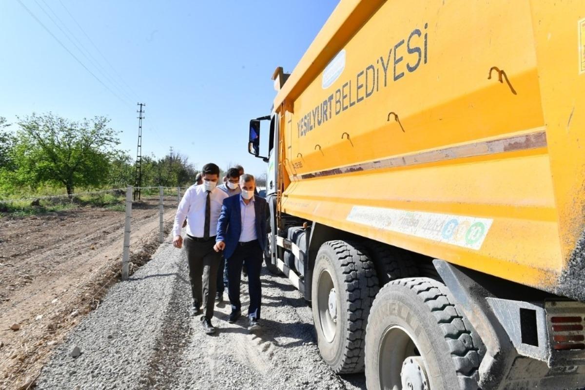 Başkan &Ccedil;ınar, yatırımları inceledi, vatandaşların taleplerini dinledi