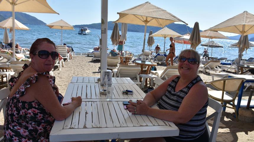 Marmaris'te İngiliz turistler &uuml;lkelerine d&ouml;nmek istemiyor