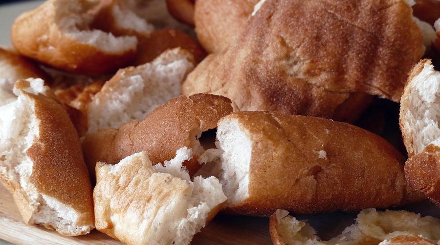 Sakın çöpe atmayın! Bayat ekmeği taze hale getirmek mümkün