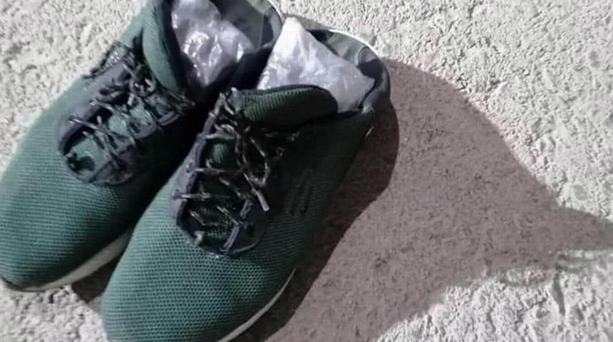 Sınırdan ayakkabılarına gizlediği 2 kilo altınla geçmeye çalıştı