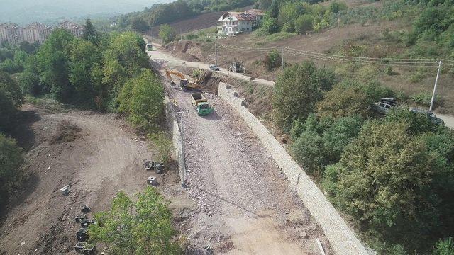 Büyükşehir Kirazlıbahçe Caddesi için kolları sıvadı