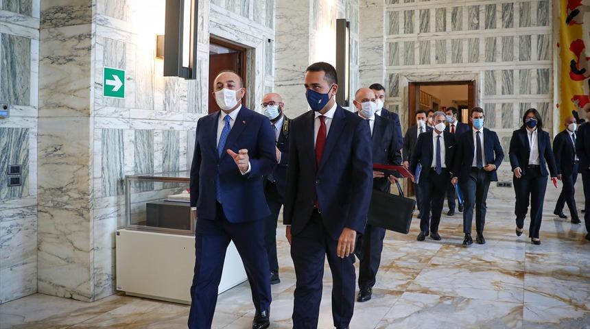 Bakan Çavuşoğlu: Azerbaycan isterse yardım etmekten çekinmeyiz