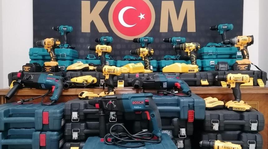 Kamyonette ka&ccedil;ak matkaplar ele ge&ccedil;irildi