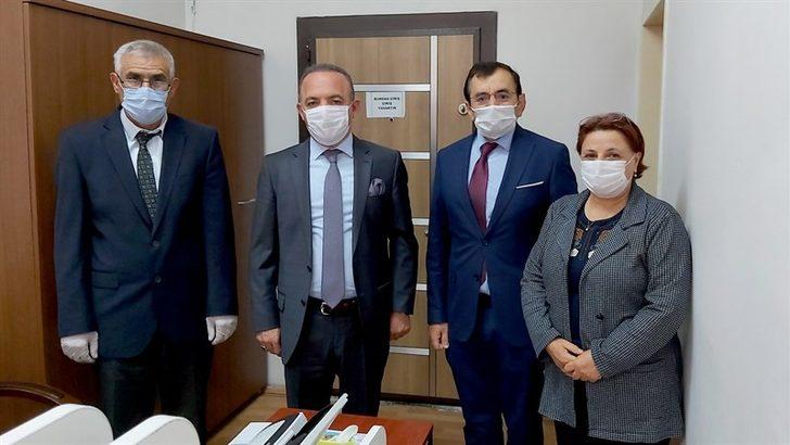 Vali Hüseyin Öner, kimlik kartına ehliyet bilgilerini yükletti G2