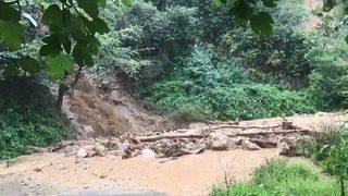 Rize'de şiddetli yağış! Bazı köy yolları kapandı