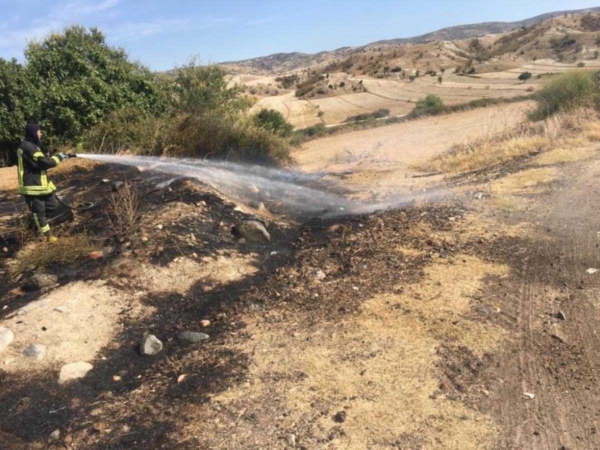 Kula&rsquo;da &ccedil;ıkan anız yangını korkuttu