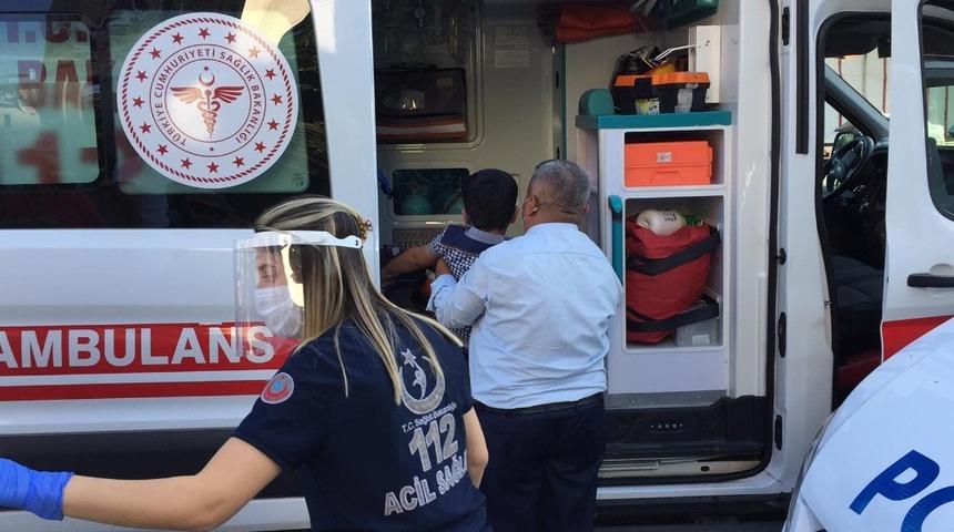 Motosiklet ile otomobil &ccedil;arpıştı: 3 yaralı