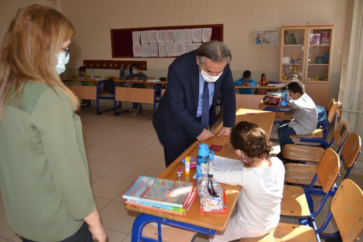 İl Milli Eğitim M&uuml;d&uuml;r&uuml; Yiğit, &ouml;ğrencilerle buluştu