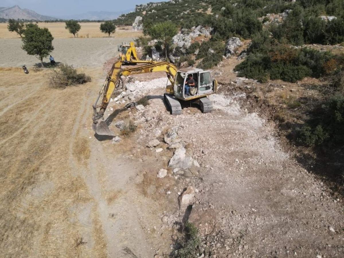 Kızılkaya beldesinde &ccedil;ift&ccedil;ilere ulaşım kolaylığı