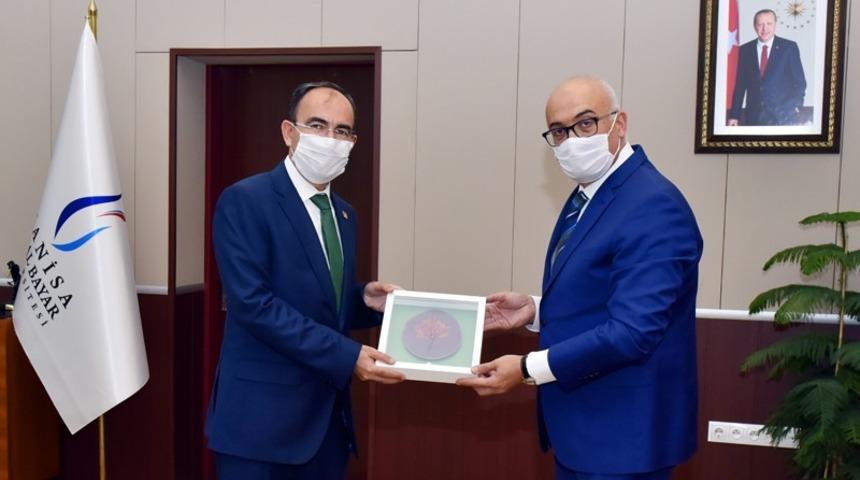 Rekt&ouml;r Beydemir&rsquo;den Celal Bayar &Uuml;niversitesine ziyaret