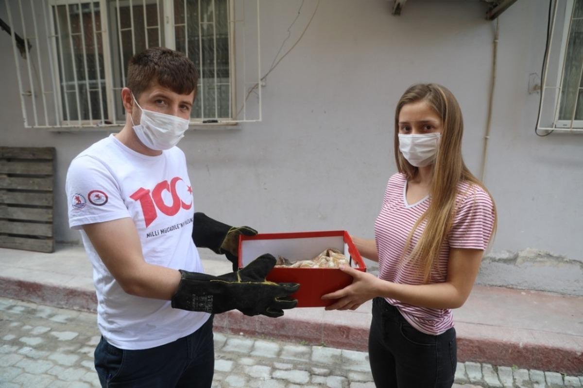 Yavru kedinin yardımına İlkadım Belediyesi koştu