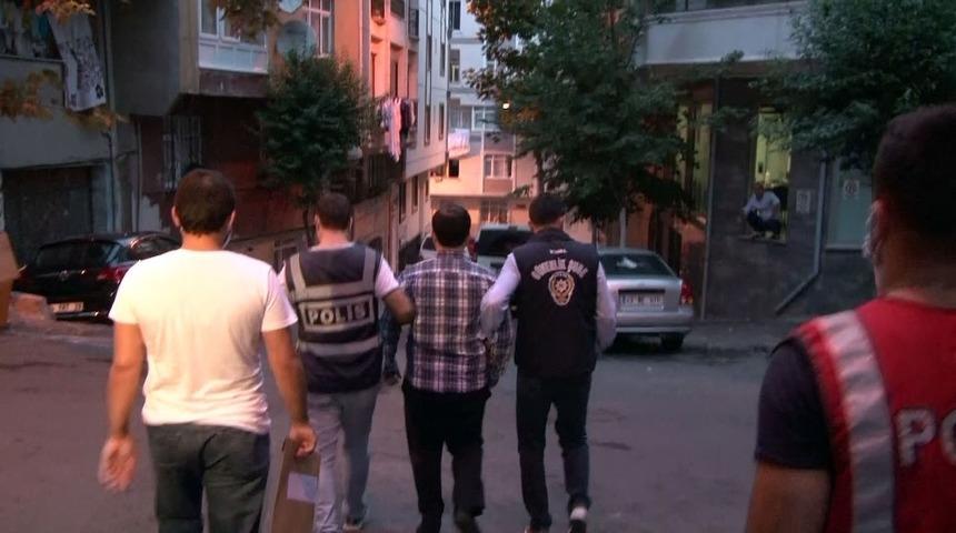 4 FET&Ouml; zanlı &ccedil;atı katındaki gizli b&ouml;lmede yakalandı