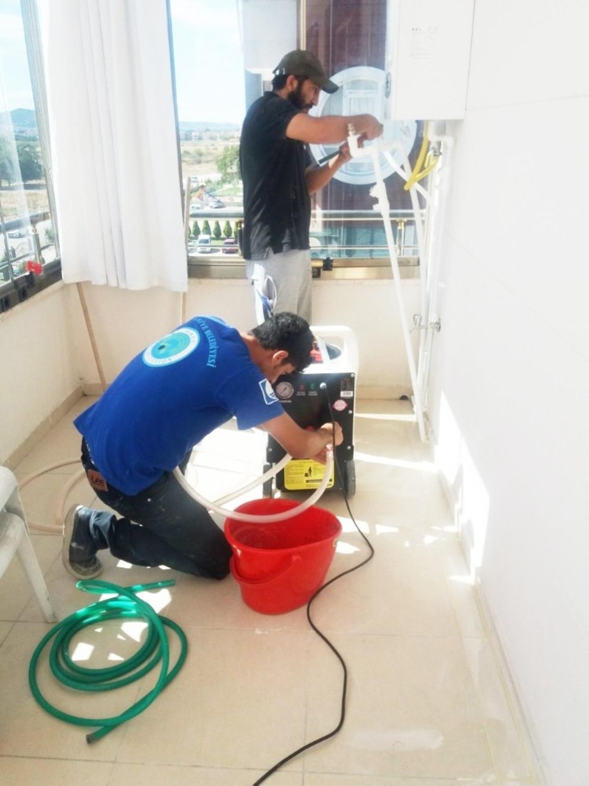 Burhaniye&rsquo;de kaloriferlerde kış hazırlığı başladı