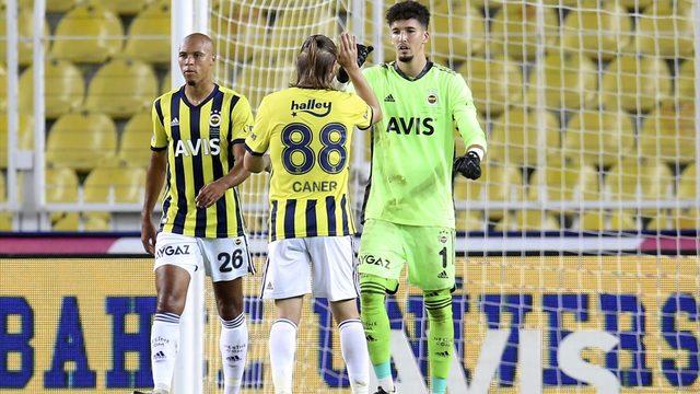 Ajax, Altay Bayındır için Fenerbahçe'nin kapısını çalıyor