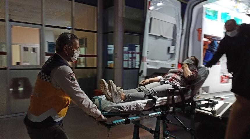 İznik&rsquo;te iki otomobil &ccedil;arpıştı, bebek koltuğu hayat kurtardı