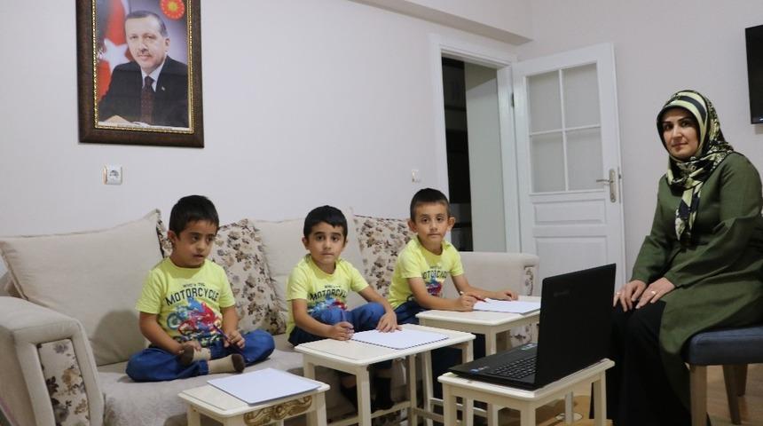 Sivas'ta Cumhurbaşkanı Erdoğan’ın ismini taşıyan üçüzler okullu oldu