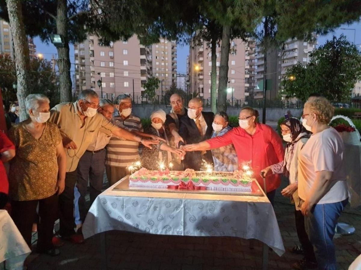 Huzurevi sakinleri eğlendi