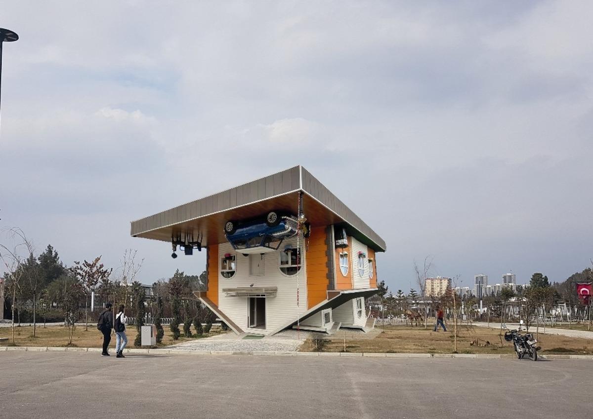 Adana&rsquo;da Millet Bah&ccedil;esine "Ters Ev"