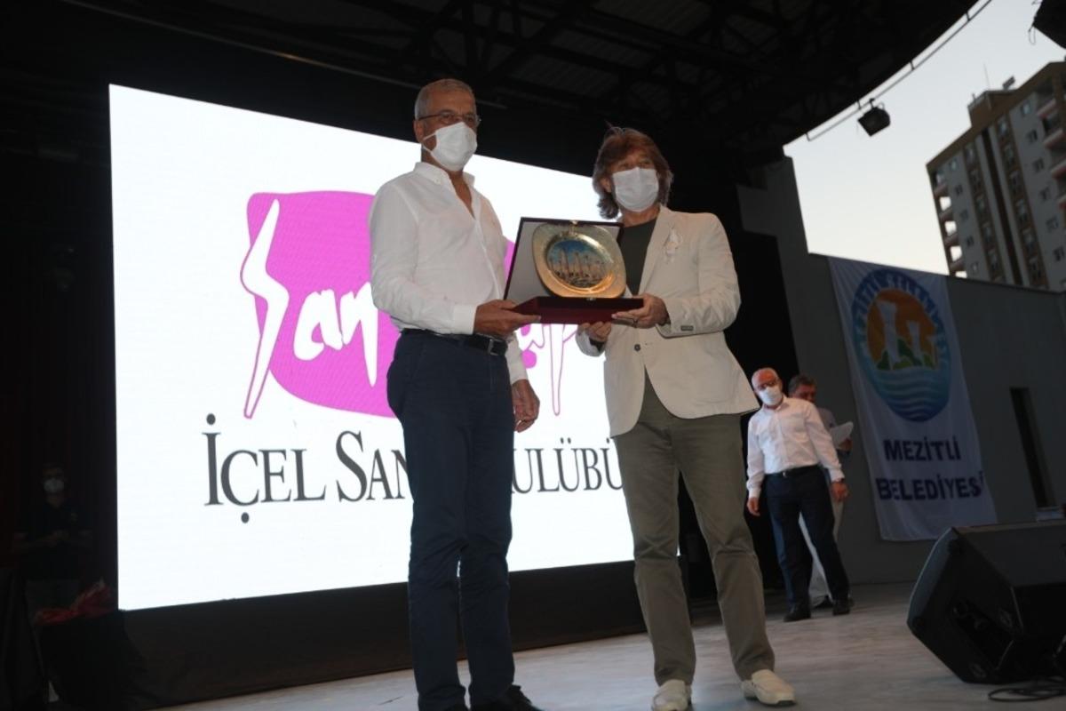 Arkeoloji G&uuml;nleri&rsquo;nde Başkan Tarhan&rsquo;a teşekk&uuml;r plaketi