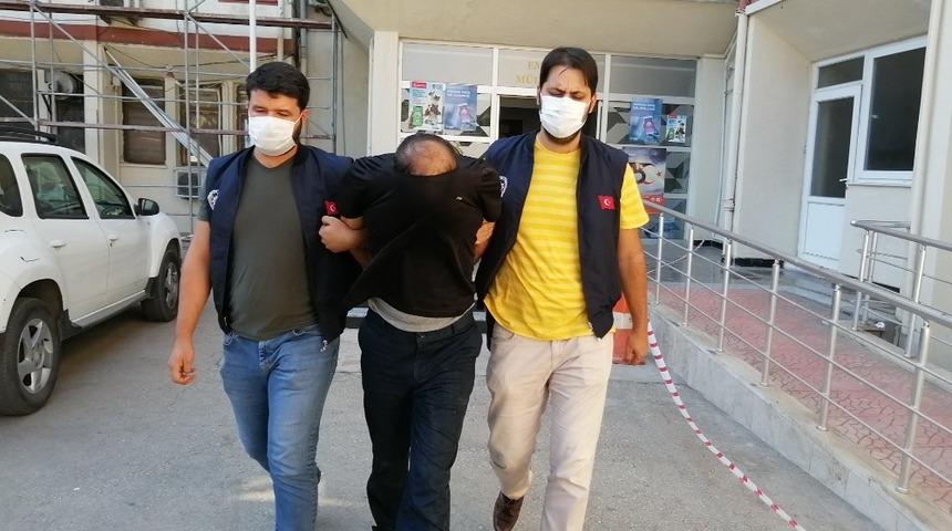 Vatandaşların ceplerini jiletle kesen yankesici yakalandı!