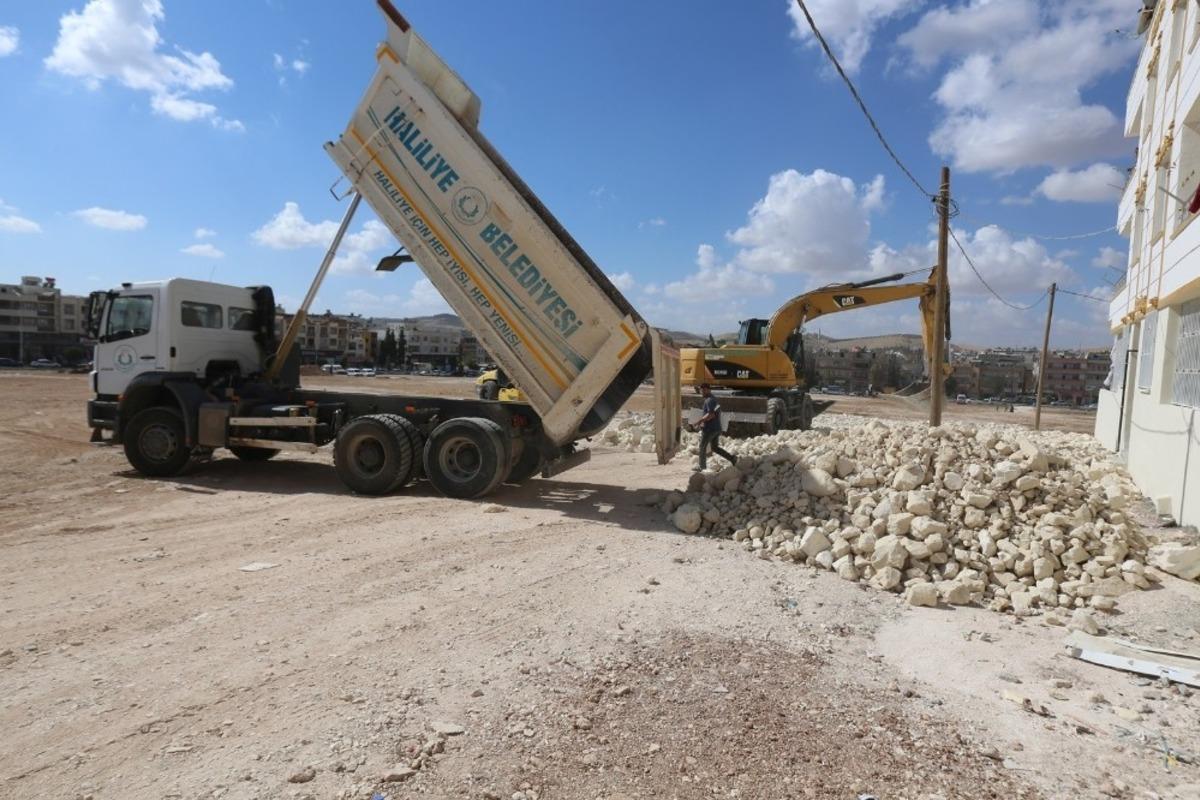 Yeni yollara parke taşı d&ouml;şendi