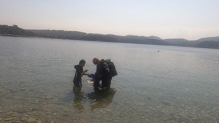 Kağıtsporlu özel sporcu Şevval  Karadeniz’e daldı G1