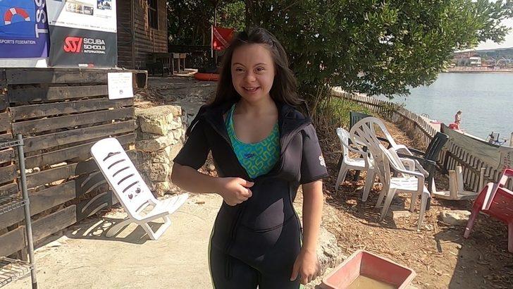 Kağıtsporlu özel sporcu Şevval  Karadeniz’e daldı G2