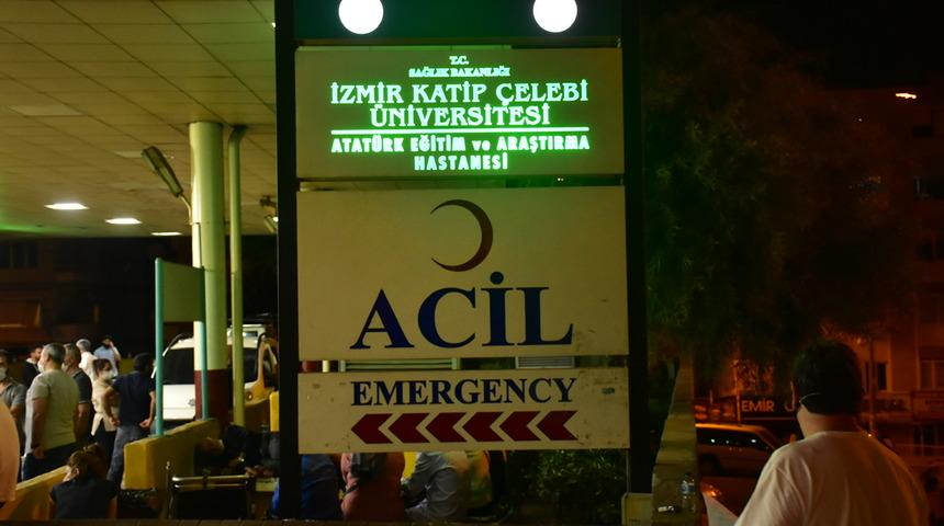 İzmir'de iki grup arasında bıçaklı kavga: 3 yaralı