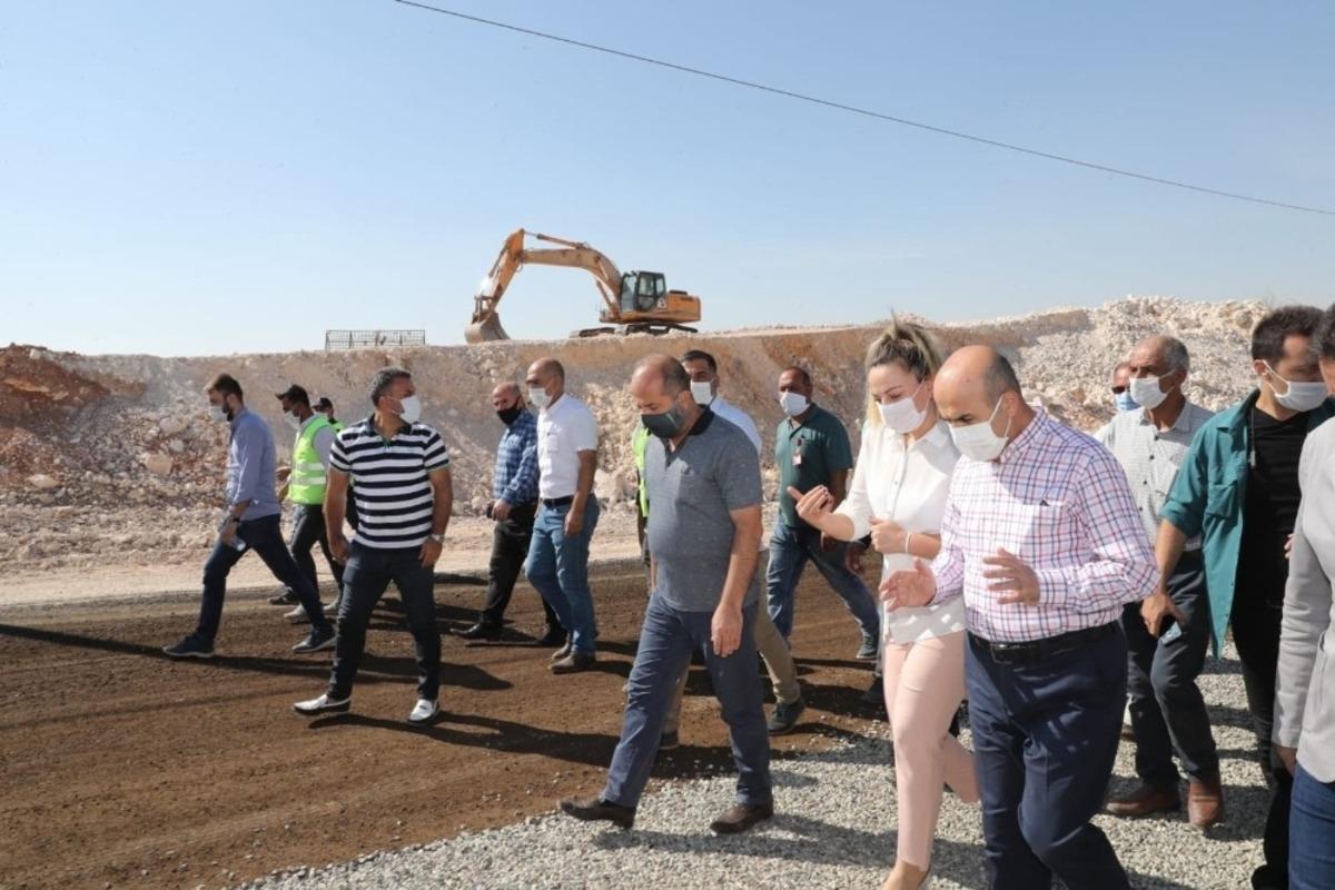 Vali Demirtaş yol yapım &ccedil;alışmalarını inceledi
