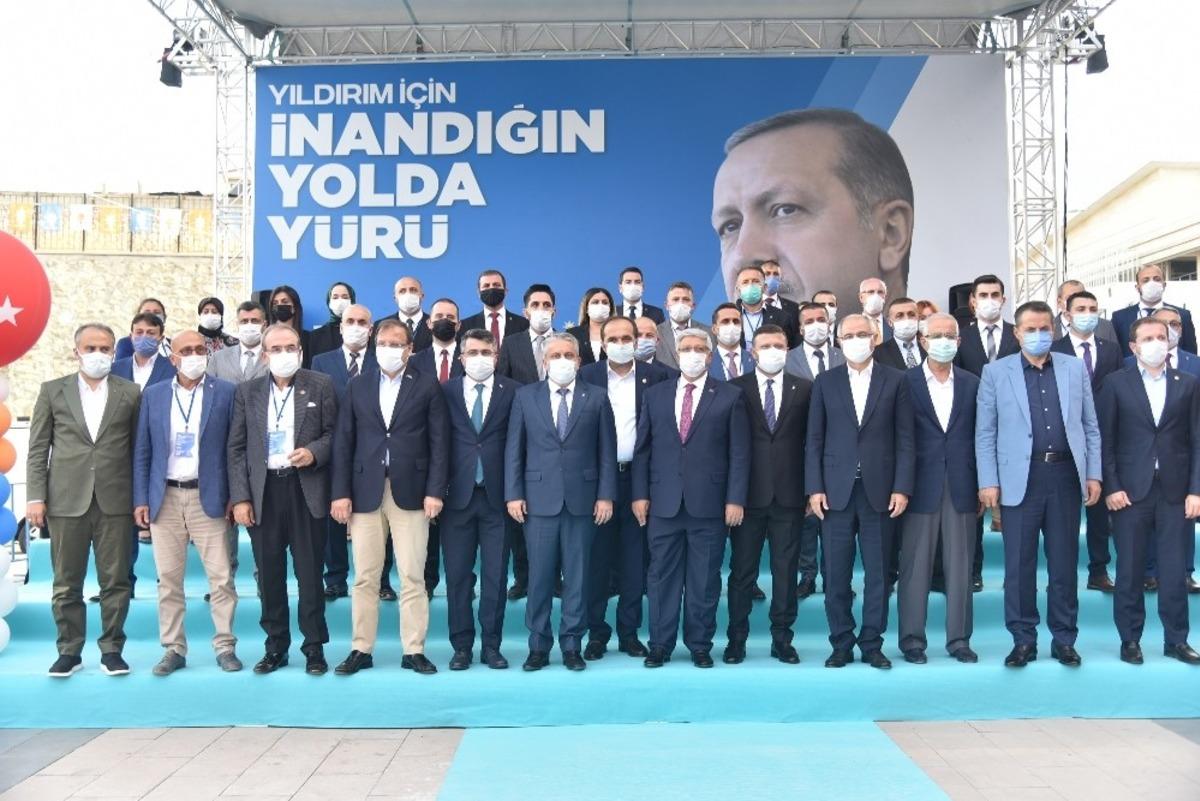 AK Parti Bursa&rsquo;da il&ccedil;e kongrelerini tamamladı