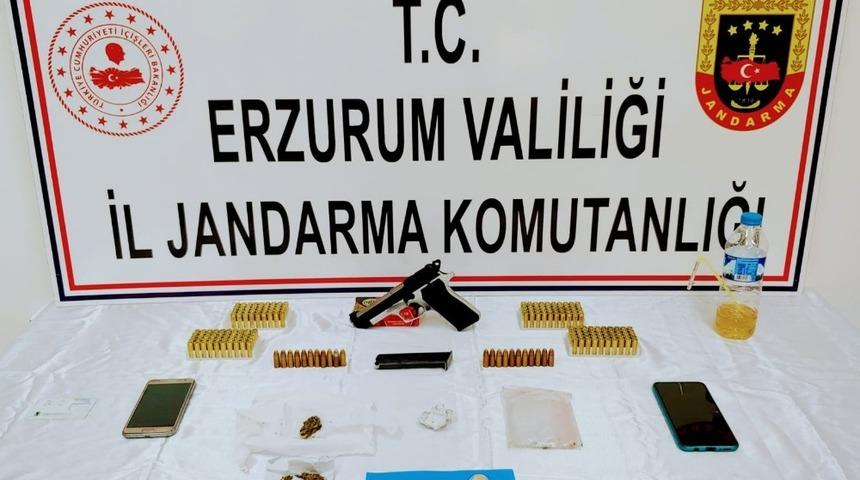 Erzurum&rsquo;da 5 adrese eş zamanlı uyuşturucu operasyonu