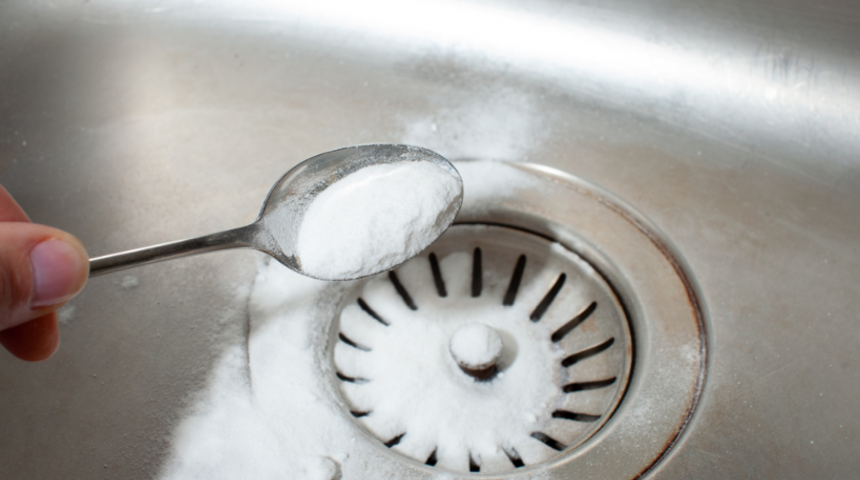 Kokuyu da gideriyor, lekeyi de! Paslanmaz &ccedil;elik lavaboları bu y&ouml;ntemlerle temizleyin...