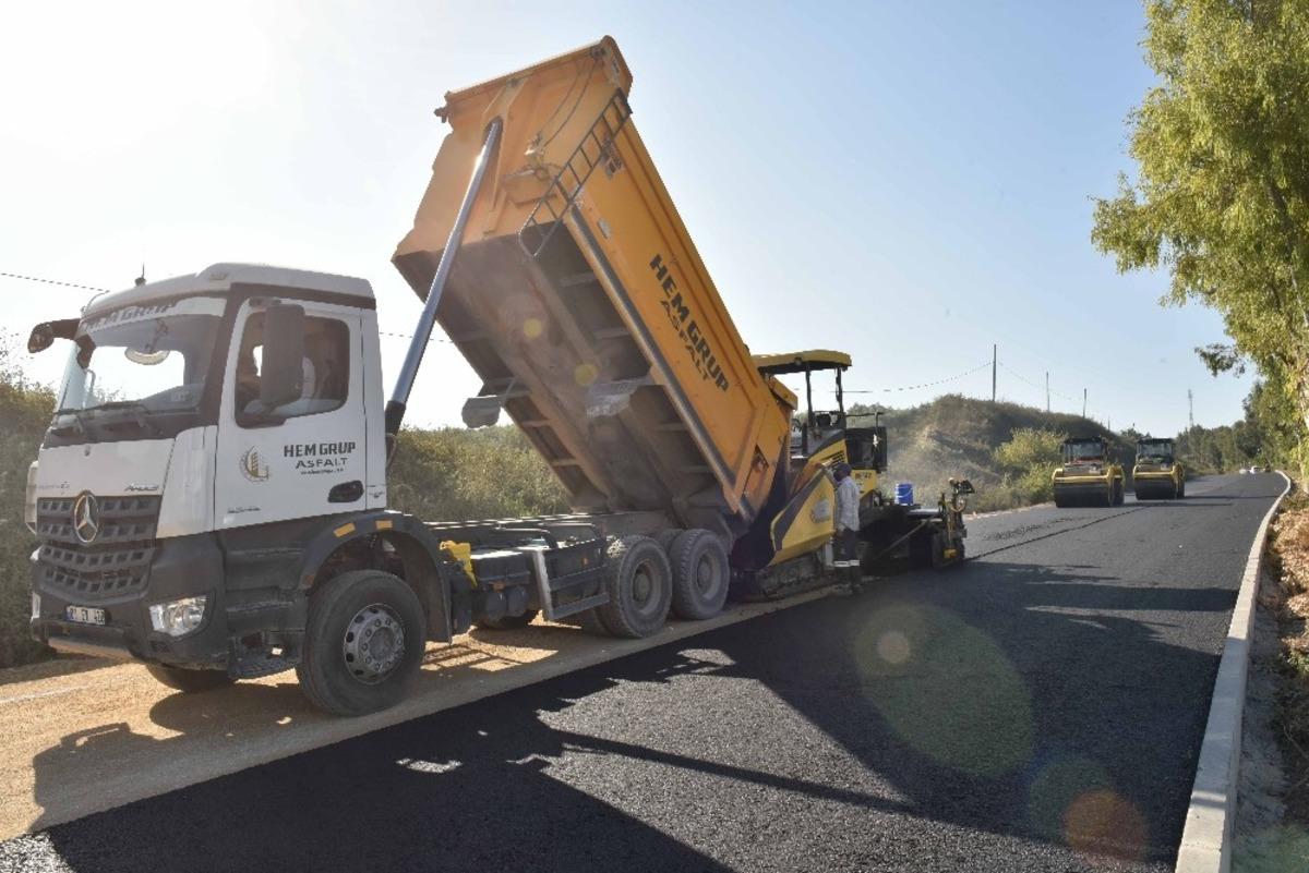 Karataş&rsquo;a karayolları standardında yol