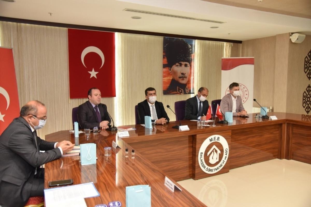 Balıkesir&rsquo;de taşımalı eğitim uygulaması g&ouml;r&uuml;ş&uuml;ld&uuml;