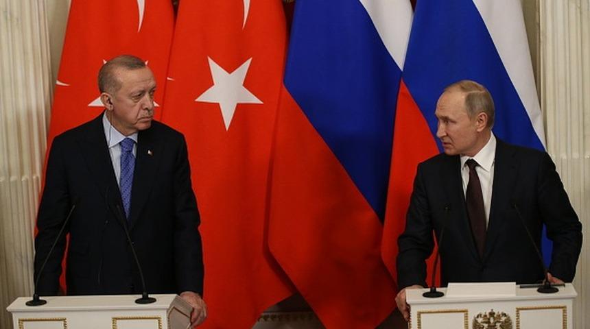 Bloomberg: Erdoğan Putin'le ilişkisini sınıyor