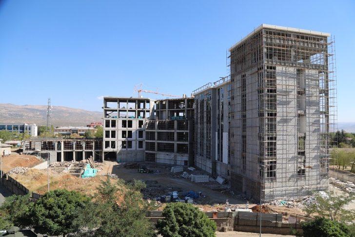 Bingöl’de Engelsiz Yaşam Merkezi bitti, yeni belediye binasının yüzde 50’si tamamlandı G1