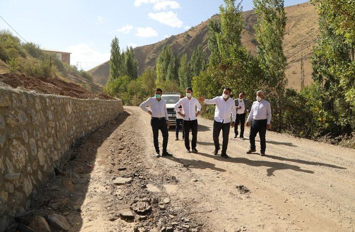 Van Büyükşehir, Bahçesaray’ın mahallelerini asfaltlıyor G2