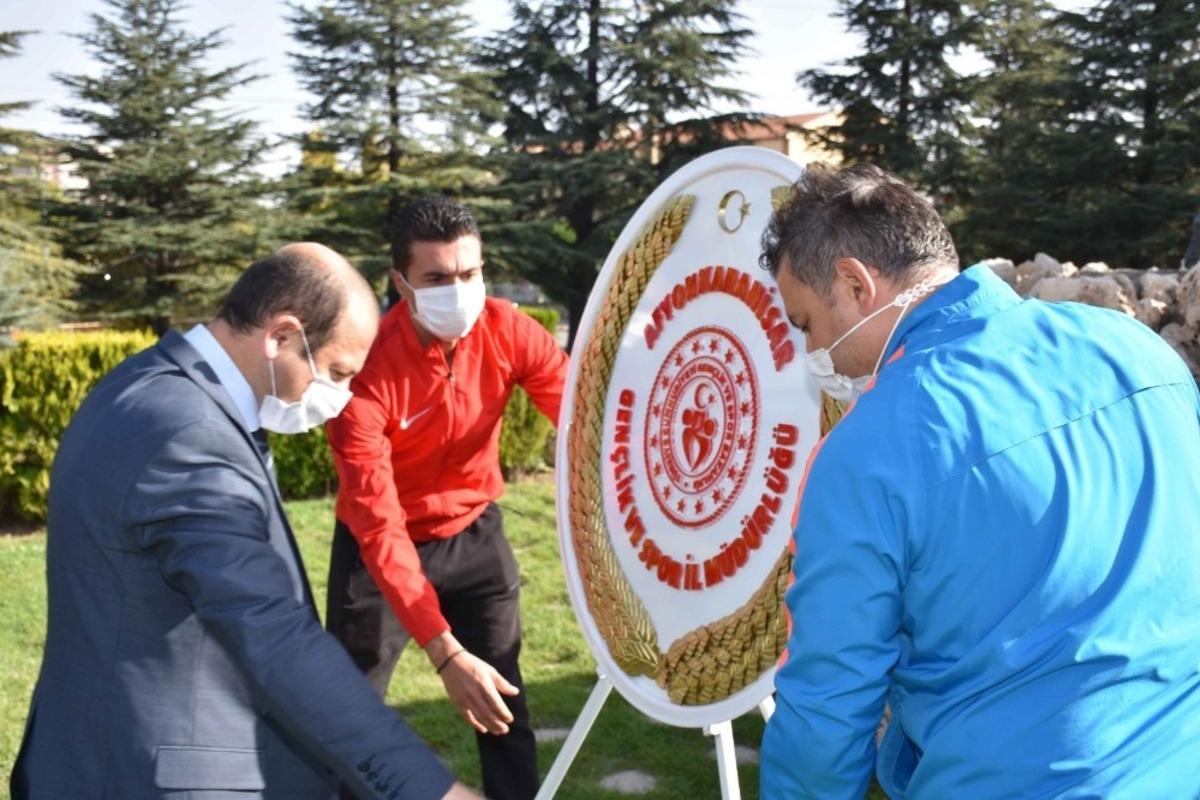 Afyonkarahisar&rsquo;da tedbirli &ldquo;Amat&ouml;r Spor Haftası&rdquo; t&ouml;reni