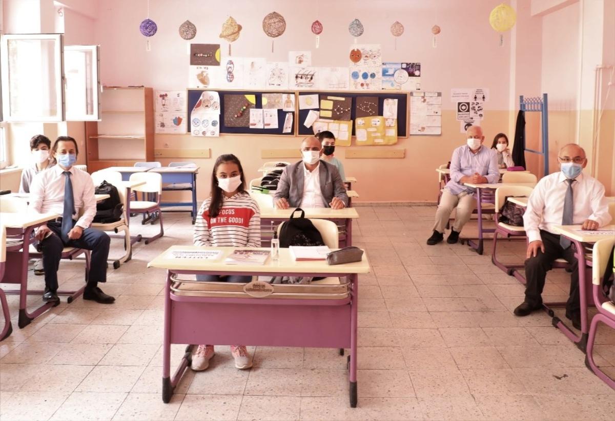 Başkan S&ouml;ğ&uuml;t: &ldquo;Sizler bu &uuml;lkenin geleceğisiniz&rdquo;