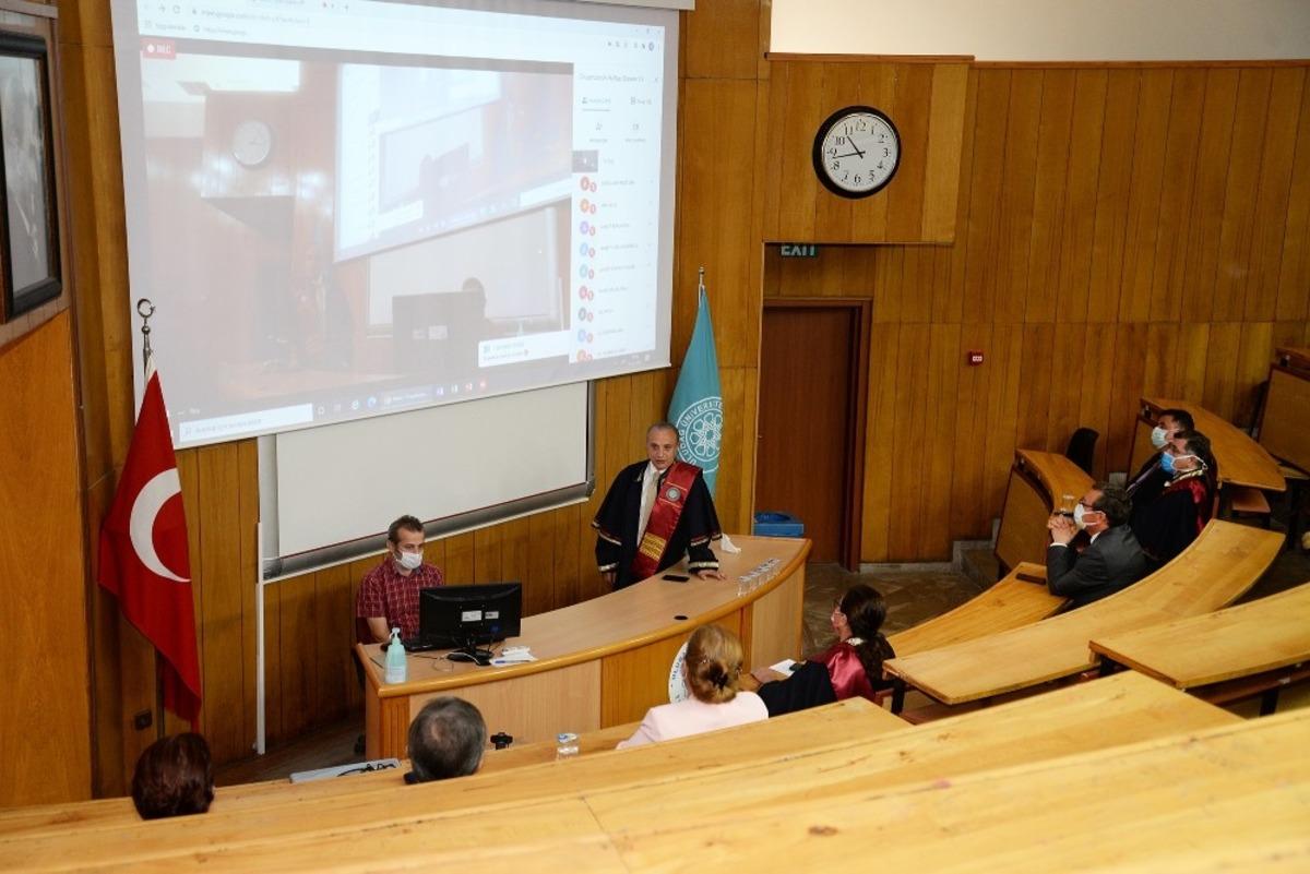 Tıp Fak&uuml;ltesi&rsquo;nde ilk ders zili &lsquo;online&rsquo; &ccedil;aldı