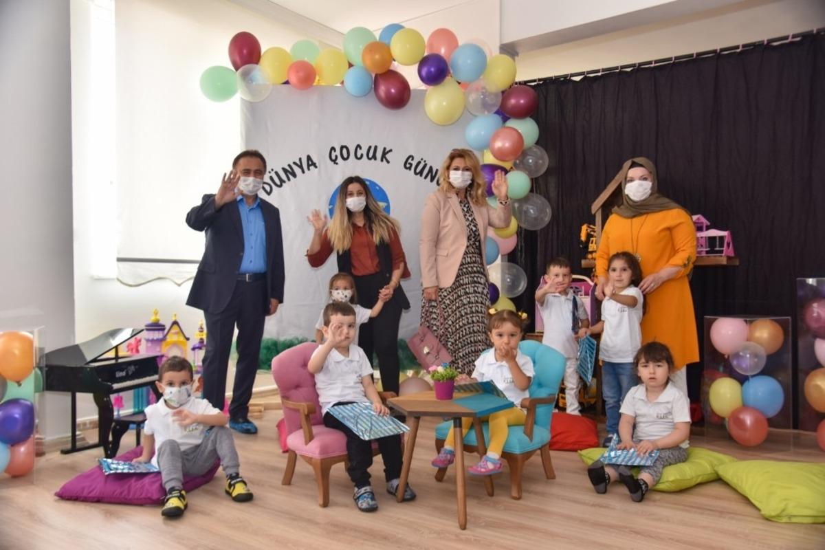 Şahin &ccedil;iftinden 5 Ekim D&uuml;nya &Ccedil;ocuk G&uuml;n&uuml; kapsamında miniklere ziyaret