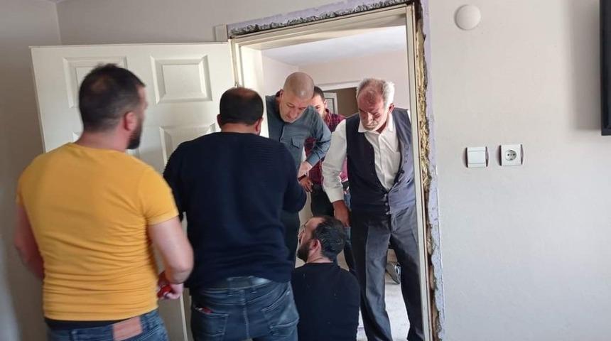 Bing&ouml;l&rsquo;de bir evden 7 yılan &ccedil;ıkartıldı